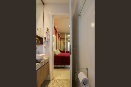 Apartamento à venda com 100m², 2 quartos e 2 vagasBanheiro da Suíte 1