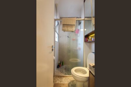 Apartamento à venda com 100m², 2 quartos e 2 vagasBanheiro da Suíte 1
