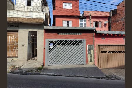 Casa à venda com 125m², 2 quartos e 2 vagas Casa à venda com 125m², 2 quartos e 2 vagasFachada