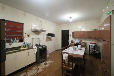 Casa à venda com 125m², 2 quartos e 2 vagas Casa à venda com 125m², 2 quartos e 2 vagasCozinha
