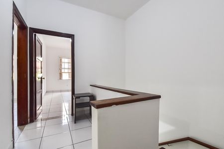 Casa à venda com 119m², 3 quartos e 1 vaga Casa à venda com 119m², 3 quartos e 1 vagaHall dos quartos