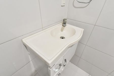 Casa à venda com 119m², 3 quartos e 1 vaga Casa à venda com 119m², 3 quartos e 1 vagaBanheiro social