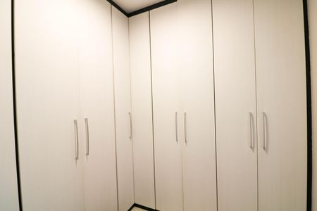 Apartamento à venda com 75m², 2 quartos e 2 vagasSuíte 1 Closet 