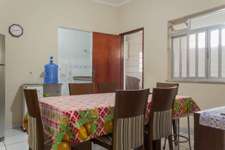 Casa à venda com 153m², 4 quartos e 2 vagas Casa à venda com 153m², 4 quartos e 2 vagasCozinha