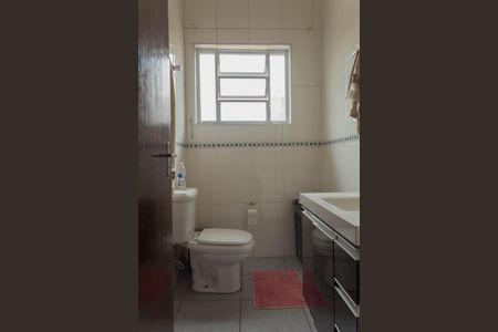 Casa à venda com 153m², 4 quartos e 2 vagas Casa à venda com 153m², 4 quartos e 2 vagasBanheiro