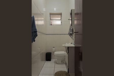 Casa à venda com 153m², 4 quartos e 2 vagas Casa à venda com 153m², 4 quartos e 2 vagasLavabo