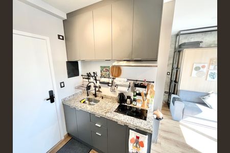 Studio à venda com 27m², 1 quarto e sem vaga Studio à venda com 27m², 1 quarto e sem vagaSala/Quarto/Cozinha
