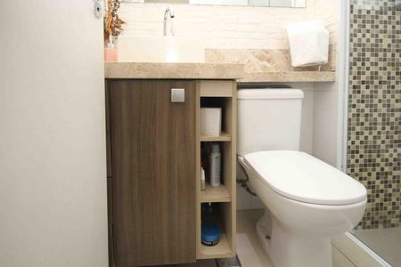Apartamento à venda com 78m², 2 quartos e 1 vaga Apartamento à venda com 78m², 2 quartos e 1 vagaBanheiro