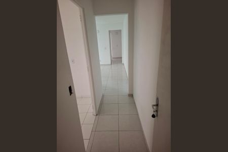 Corredor de apartamento para alugar com 2 quartos, 66m² em Itaquera, São Paulo