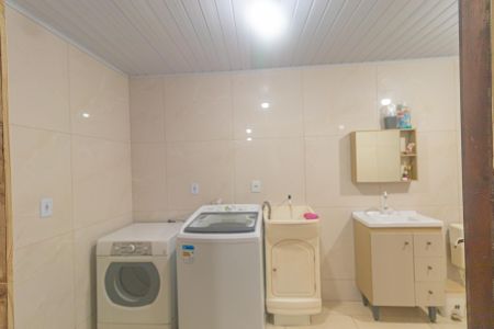 Casa à venda com 170m², 2 quartos e 2 vagasBanheiro/Lavanderia