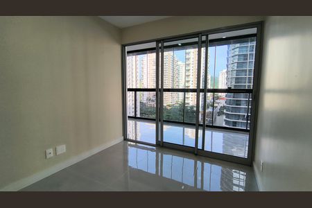 Apartamento para alugar com 87m², 2 quartos e 1 vaga Apartamento para alugar com 87m², 2 quartos e 1 vagaQuarto