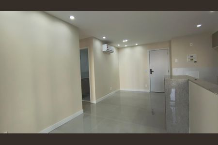 Sala de apartamento para alugar com 2 quartos, 87m² em Recreio dos Bandeirantes, Rio de Janeiro