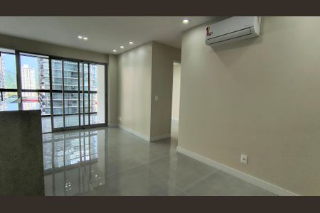 Apartamento para alugar com 87m², 2 quartos e 1 vaga Apartamento para alugar com 87m², 2 quartos e 1 vagaSala