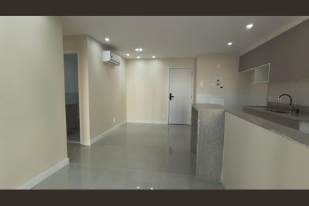 Sala de apartamento para alugar com 2 quartos, 87m² em Recreio dos Bandeirantes, Rio de Janeiro