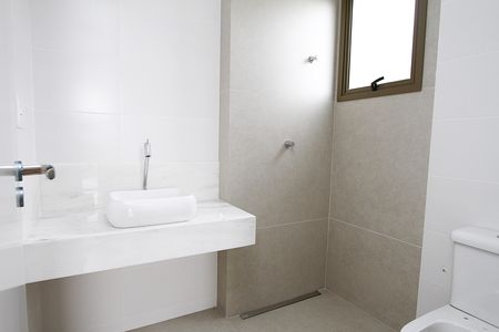 Apartamento à venda com 207m², 3 quartos e 2 vagasBanheiro da Suite