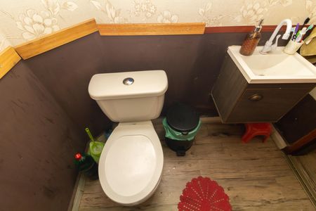 Casa à venda com 98m², 3 quartos e 2 vagasLavabo