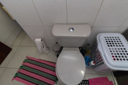 Casa à venda com 98m², 3 quartos e 2 vagasBanheiro da Suíte