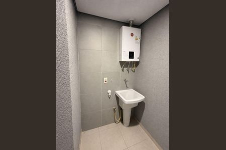 Área de Serviço de apartamento para alugar com 1 quarto, 47m² em Jardim Tupanci, Barueri