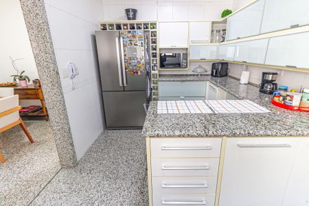Cozinha de apartamento à venda com 3 quartos, 170m² em Vila Regente Feijó, São Paulo