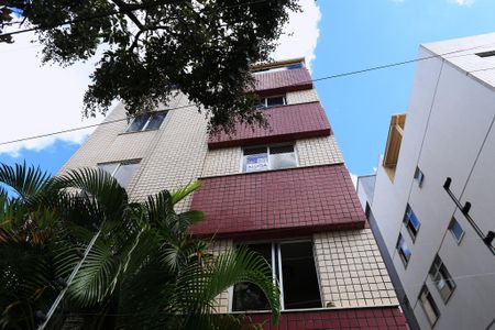 Apartamento para alugar com 72m², 3 quartos e 1 vagaFachada com Plaquinha