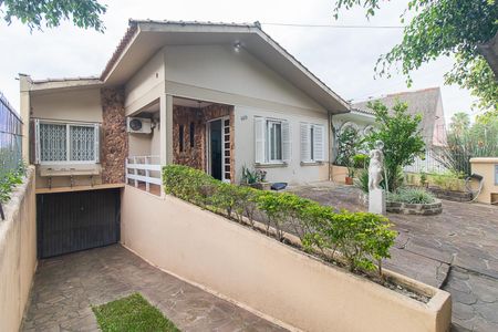 Casa à venda com 200m², 4 quartos e 2 vagasFachada