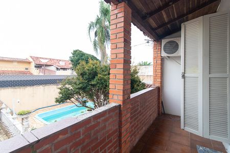 Casa à venda com 200m², 4 quartos e 2 vagasVaranda