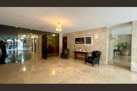 Apartamento à venda com 118m², 3 quartos e 1 vaga Apartamento à venda com 118m², 3 quartos e 1 vagaHall de entrada