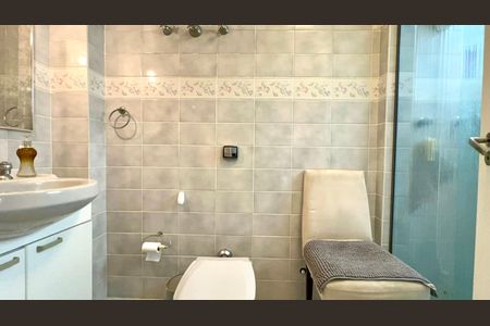 Apartamento à venda com 118m², 3 quartos e 1 vaga Apartamento à venda com 118m², 3 quartos e 1 vagaBanheiro da Suíte