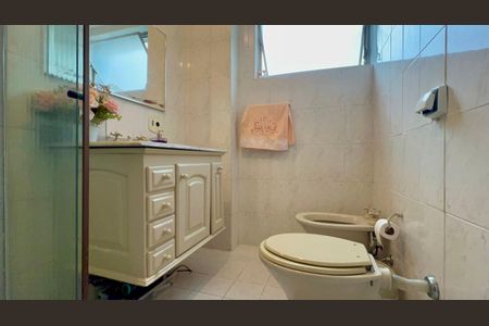 Apartamento à venda com 118m², 3 quartos e 1 vaga Apartamento à venda com 118m², 3 quartos e 1 vagaBanheiro