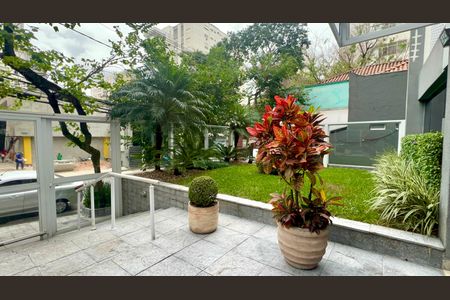 Apartamento à venda com 118m², 3 quartos e 1 vaga Apartamento à venda com 118m², 3 quartos e 1 vagaEntrada