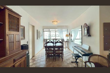 Apartamento à venda com 118m², 3 quartos e 1 vaga Apartamento à venda com 118m², 3 quartos e 1 vagaSala de Jantar