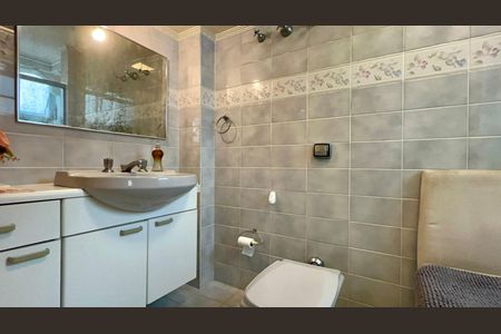 Apartamento à venda com 118m², 3 quartos e 1 vaga Apartamento à venda com 118m², 3 quartos e 1 vagaBanheiro da Suíte