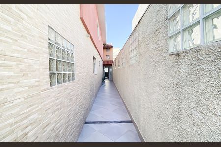Casa à venda com 140m², 3 quartos e 2 vagas Casa à venda com 140m², 3 quartos e 2 vagasCorredor