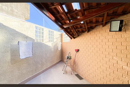 Casa à venda com 140m², 3 quartos e 2 vagas Casa à venda com 140m², 3 quartos e 2 vagasÁrea de Serviço