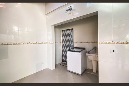Casa à venda com 140m², 3 quartos e 2 vagas Casa à venda com 140m², 3 quartos e 2 vagasÁrea de Serviço