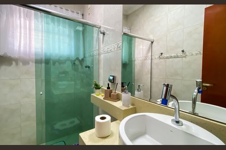 Casa à venda com 140m², 3 quartos e 2 vagas Casa à venda com 140m², 3 quartos e 2 vagasLavabo