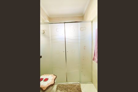 Casa à venda com 140m², 3 quartos e 2 vagas Casa à venda com 140m², 3 quartos e 2 vagasBanheiro