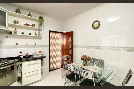Casa à venda com 140m², 3 quartos e 2 vagas Casa à venda com 140m², 3 quartos e 2 vagasCozinha