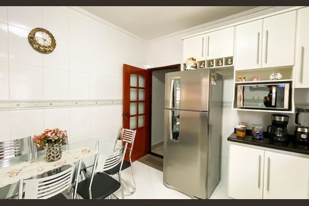Casa à venda com 140m², 3 quartos e 2 vagas Casa à venda com 140m², 3 quartos e 2 vagasCozinha