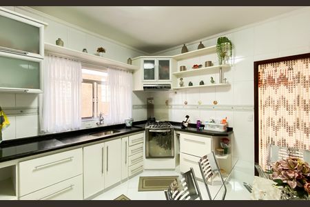 Casa à venda com 140m², 3 quartos e 2 vagas Casa à venda com 140m², 3 quartos e 2 vagasCozinha