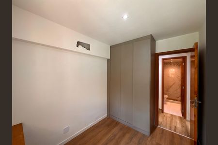 Apartamento à venda com 99m², 2 quartos e 2 vagas Apartamento à venda com 99m², 2 quartos e 2 vagasQuarto