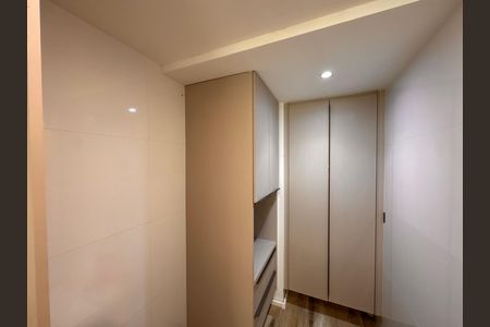 Apartamento à venda com 99m², 2 quartos e 2 vagas Apartamento à venda com 99m², 2 quartos e 2 vagasCozinha e Área de Serviço