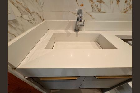 Apartamento à venda com 99m², 2 quartos e 2 vagas Apartamento à venda com 99m², 2 quartos e 2 vagasBanheiro Social