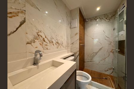 Apartamento à venda com 99m², 2 quartos e 2 vagas Apartamento à venda com 99m², 2 quartos e 2 vagasBanheiro Social