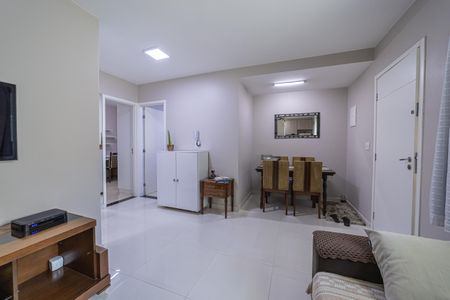 Sala de casa de condomínio à venda com 3 quartos, 64m² em Burgo Paulista, São Paulo