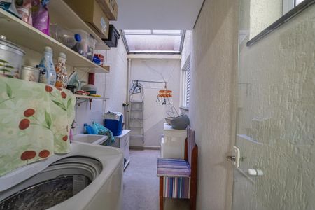 Casa de condomínio à venda com 64m², 3 quartos e 1 vagaÁrea de Serviço