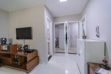 Sala de casa de condomínio à venda com 3 quartos, 64m² em Burgo Paulista, São Paulo