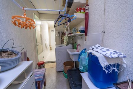Casa de condomínio à venda com 64m², 3 quartos e 1 vagaÁrea de Serviço