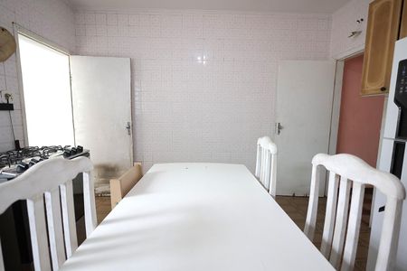 Casa à venda com 140m², 3 quartos e 2 vagas Casa à venda com 140m², 3 quartos e 2 vagasCozinha