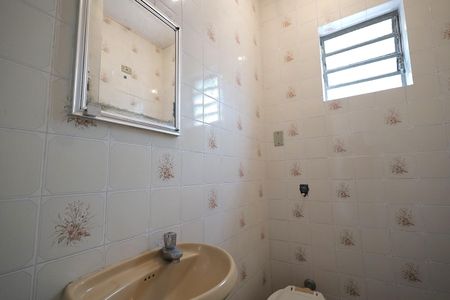 Casa à venda com 140m², 3 quartos e 2 vagas Casa à venda com 140m², 3 quartos e 2 vagasBanheiro